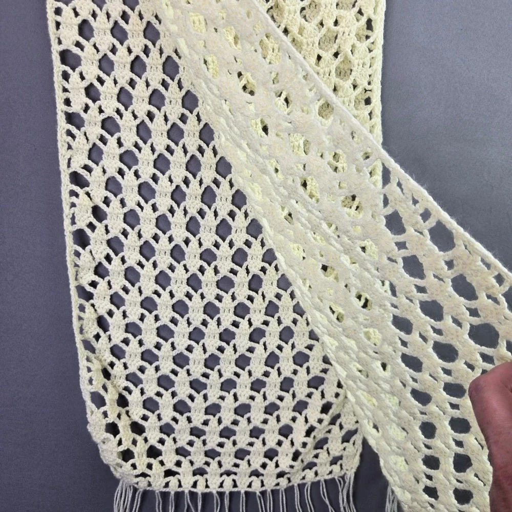 Crochet Scarf Knit Fringe Wrap OS Cream Vintage Boho Open Weave Tassel